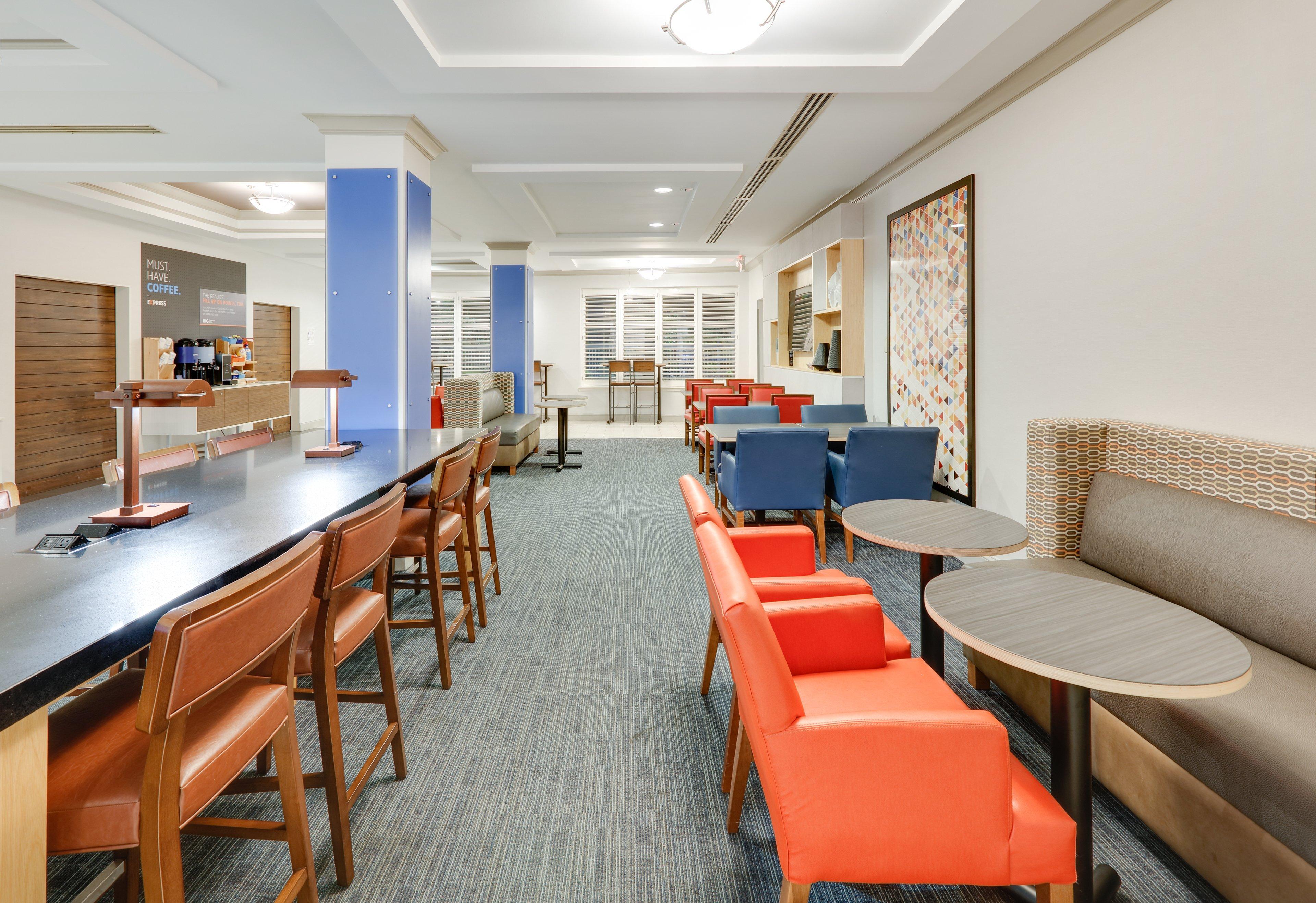 Holiday Inn Express Hotel & Suites Dublin, An Ihg Hotel Extérieur photo