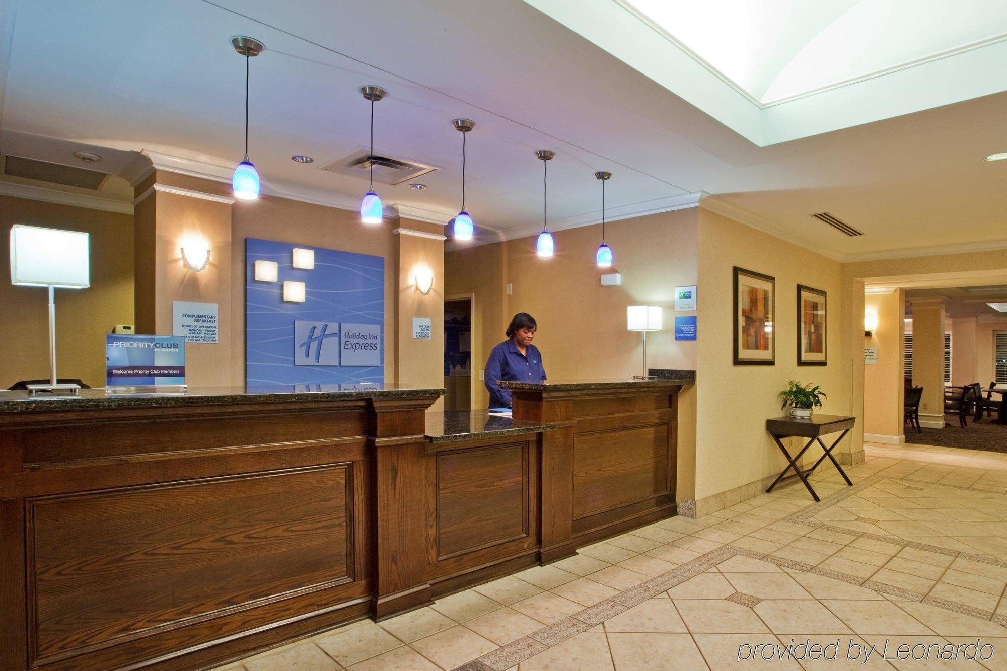 Holiday Inn Express Hotel & Suites Dublin, An Ihg Hotel Extérieur photo