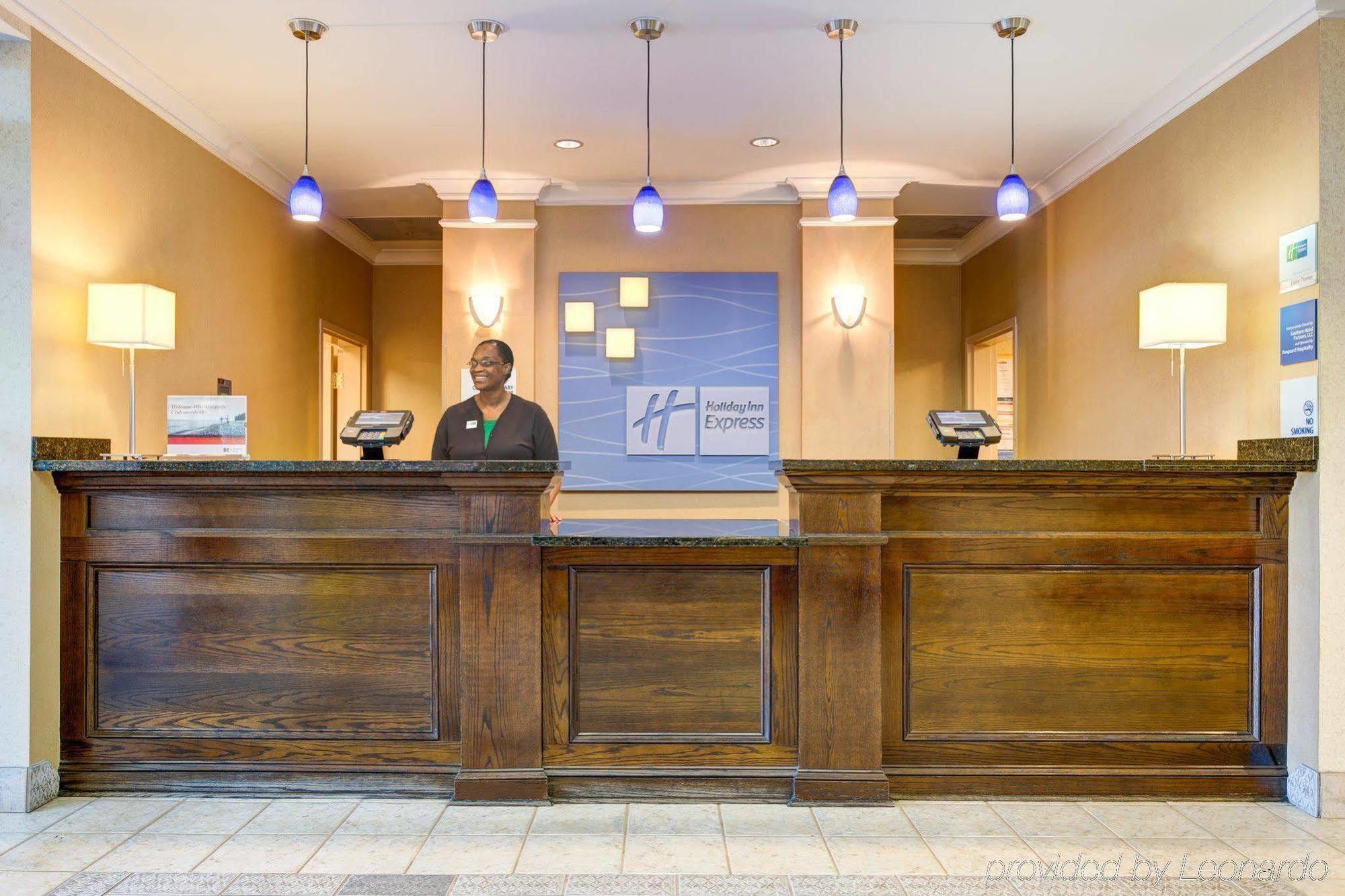 Holiday Inn Express Hotel & Suites Dublin, An Ihg Hotel Extérieur photo