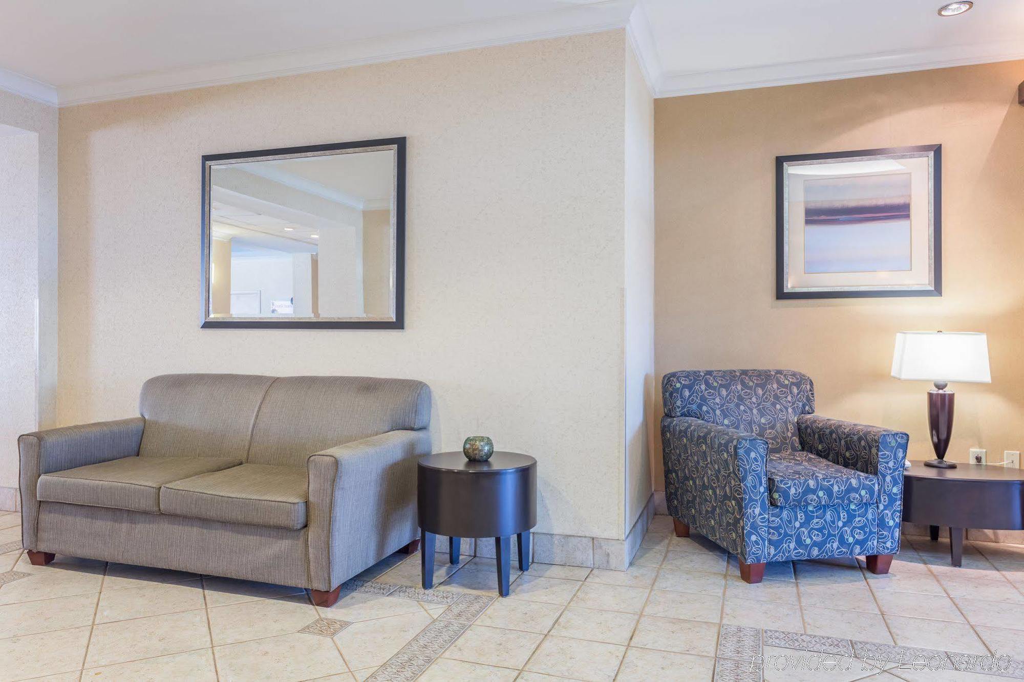 Holiday Inn Express Hotel & Suites Dublin By Ihg Extérieur photo
