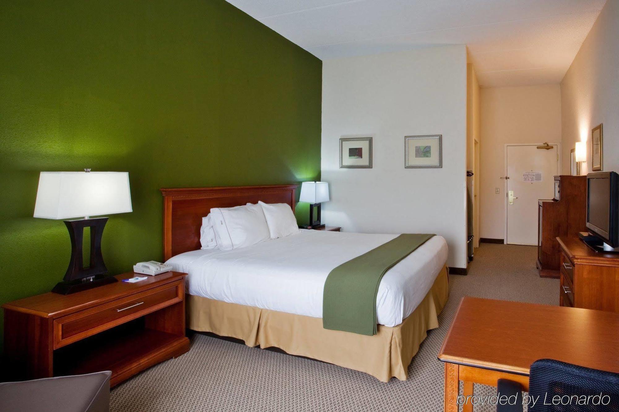 Holiday Inn Express Hotel & Suites Dublin, An Ihg Hotel Extérieur photo